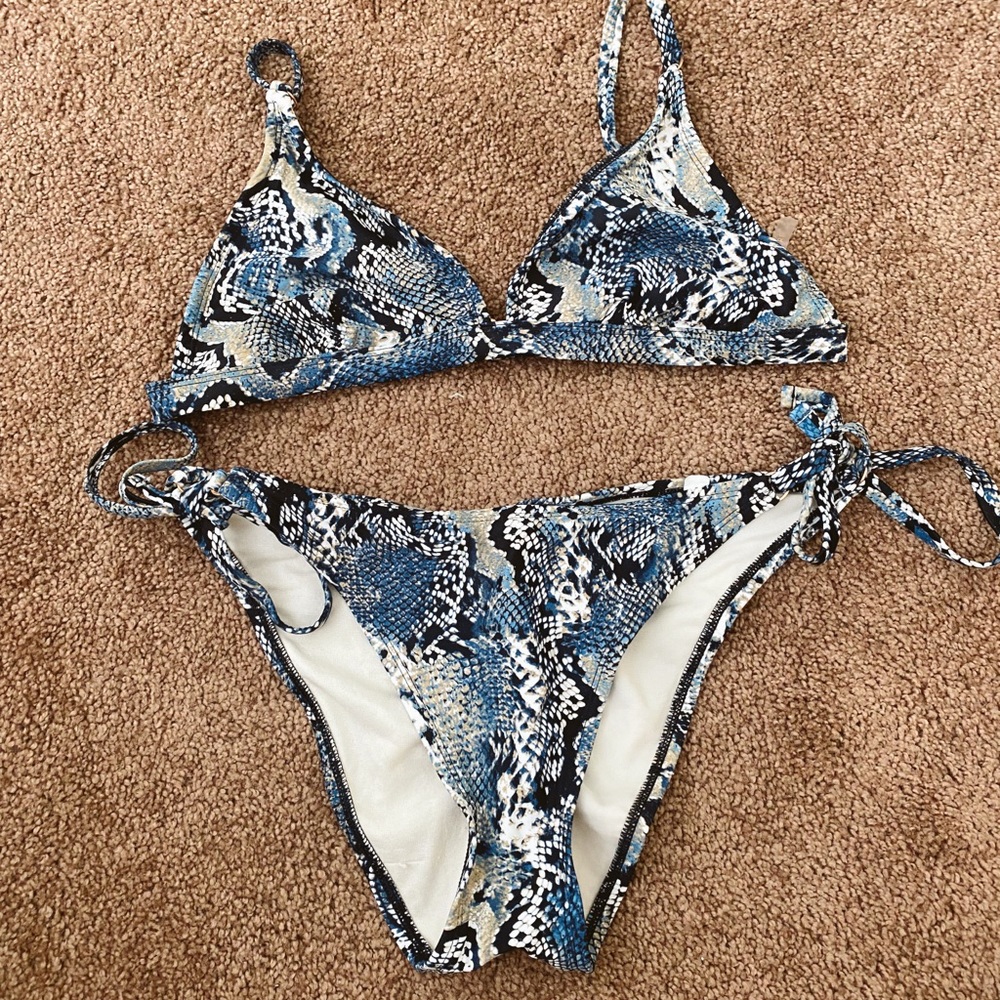 Patterned bathing suit